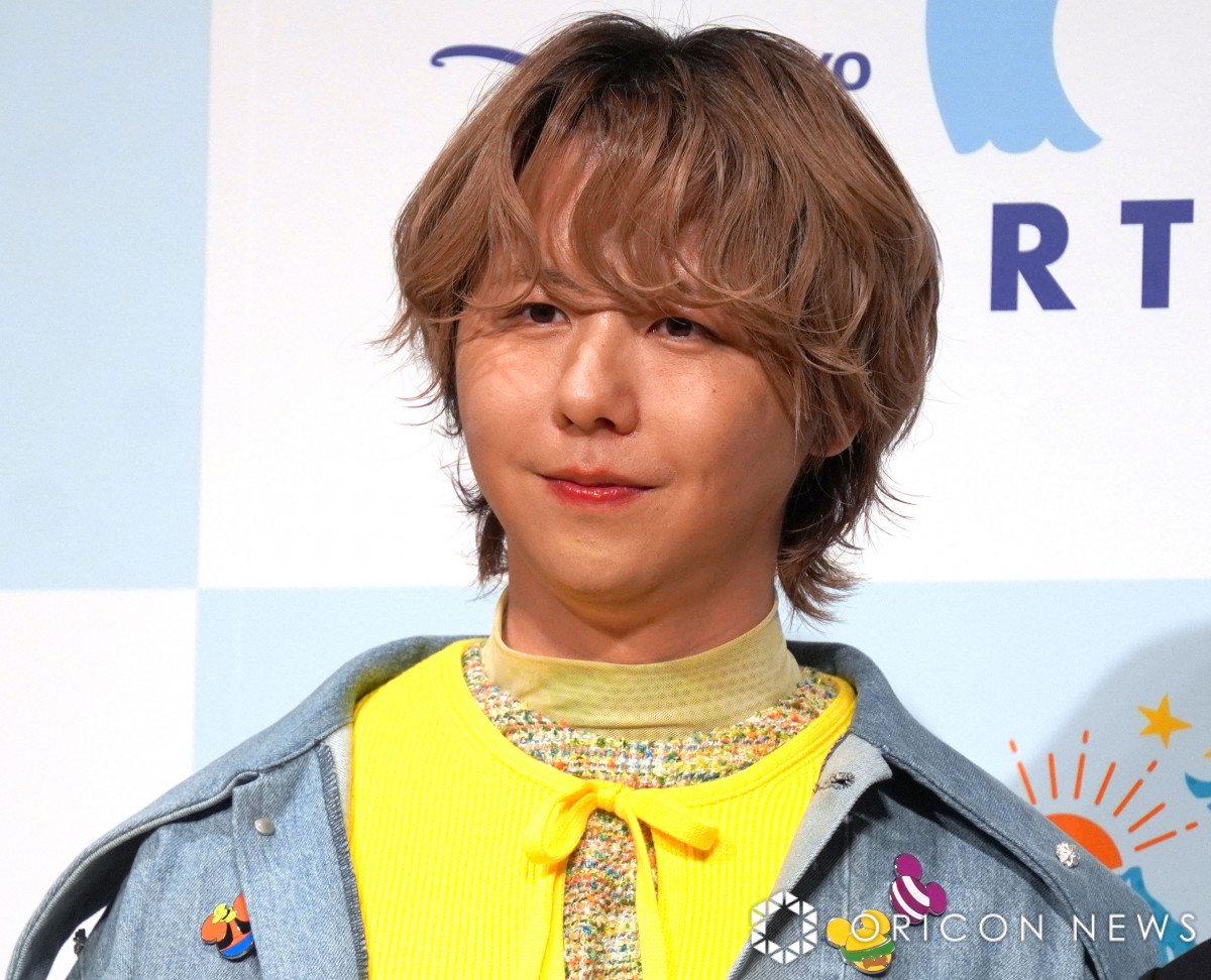 Mrs. GREEN APPLE藤澤涼架、新ヘアのオフショットに反響「髪色また