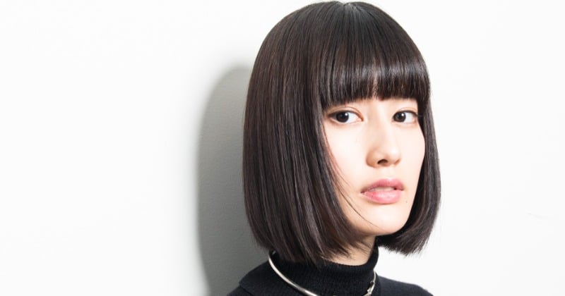 橋本愛、大胆肩出しドレスで色気漂う肌見せショット「とてもセクシー」「美しすぎます」