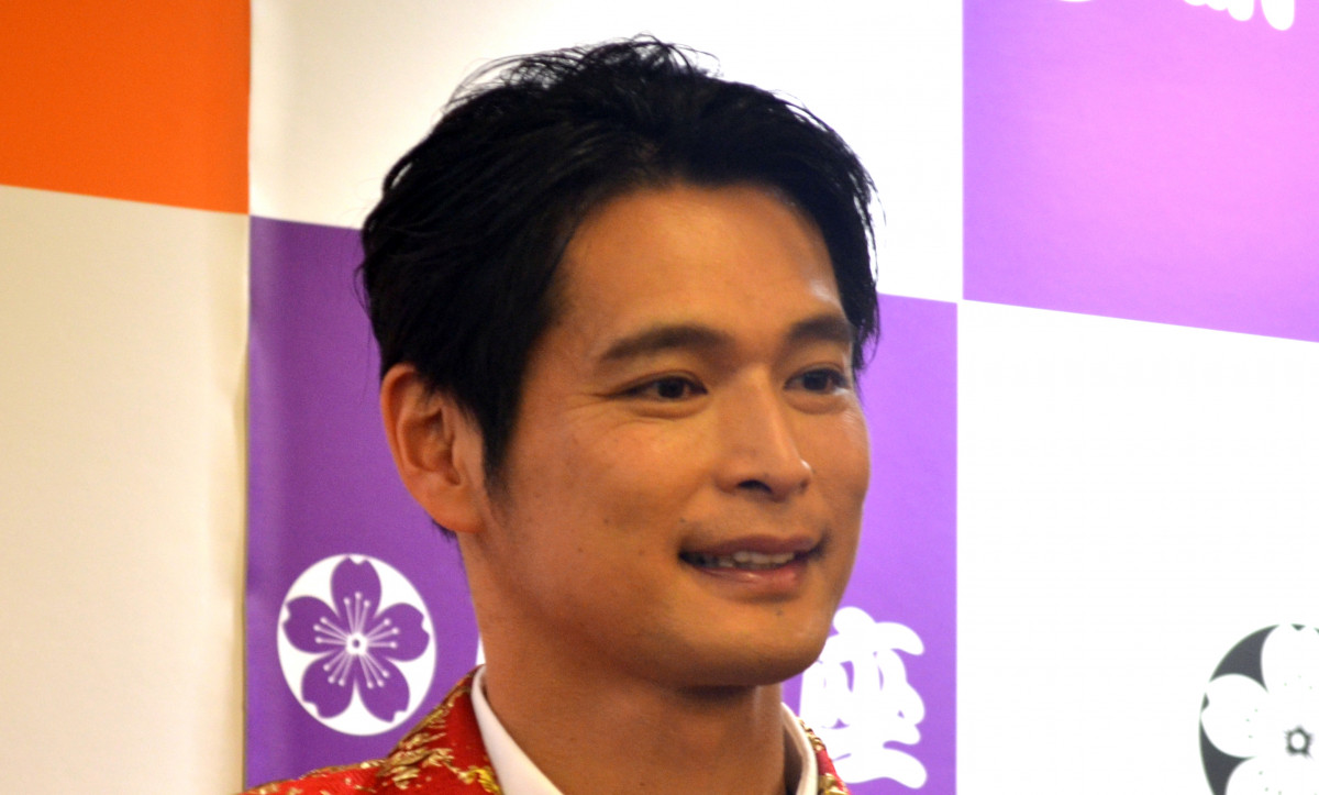 SHOW-WA・青山隼、初の明治座公演にしみじみ Jリーガーから歌手に転身