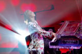 YOSHIKIという体験――音も食もアートも、そして涙とユーモアも、すべてを味わったプレミアムディナーショー初日【体験レポート】 