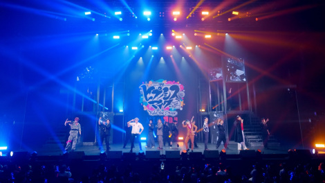 �sMAD TRIGGER CREW �� �ǂ�����{�� feat. ���ږx�_�C�o�[�Y�t���iC�j�w�q�v�m�V�X�}�C�N -Division Rap Battle-�xRule the Stage����ψ��� 