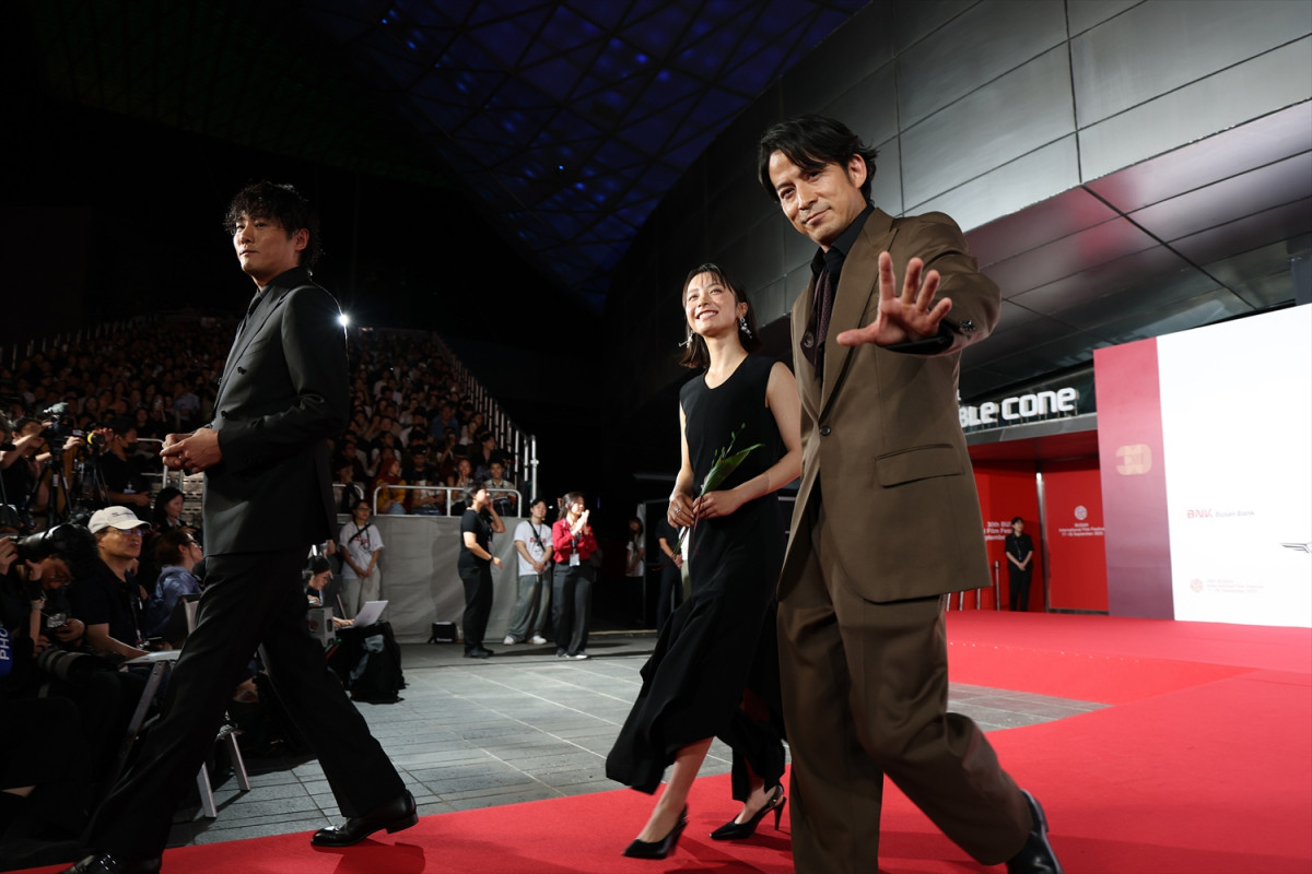 岡田准一、海外映画祭へ初参加 3役を務めた『イクサガミ』釜山国際映画