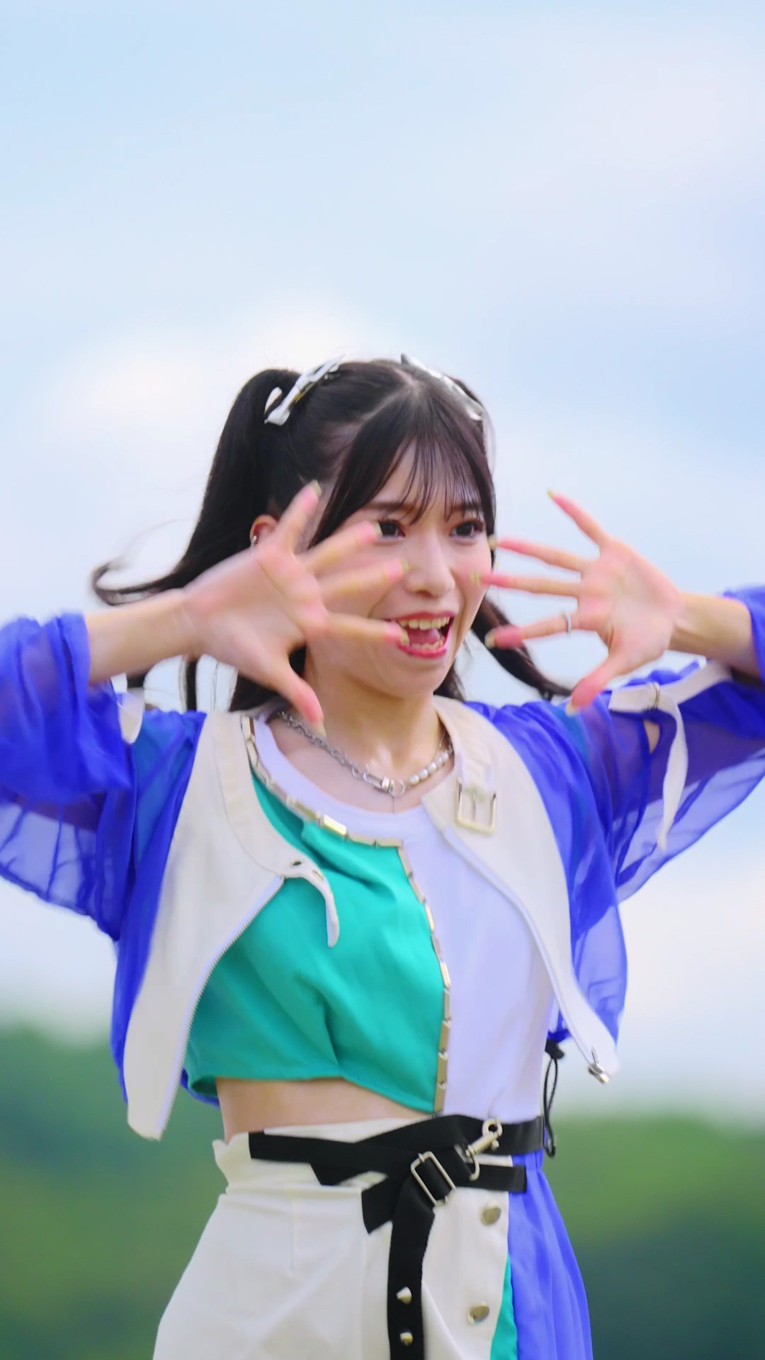 菜花 アニソンシンガー・亜咲花、FRUITS ZIPPER振付師考案の競走馬風