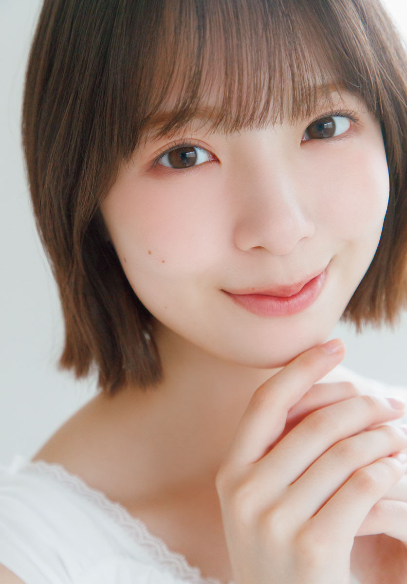 日向坂46渡辺莉奈、透明感抜群な大人っぽ白ワンピ 『週チャン』で高2に