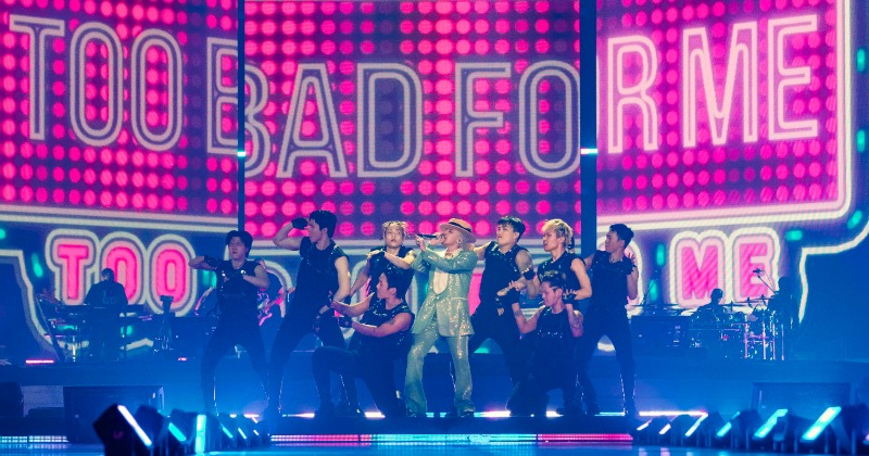 BIGBANG・G-DRAGON、東京ドーム公演の“熱狂写真”公開 ライブフィルムを