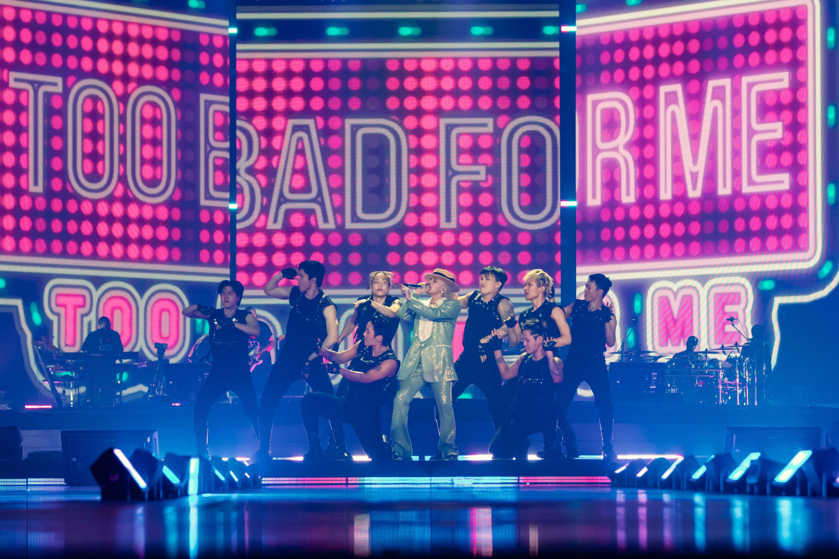 BIGBANG・G-DRAGON、東京ドーム公演の“熱狂写真”公開 ライブフィルムを