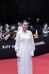 �u��30�񊘎R���ۉf��Ձv�I�[�v�j���O�Z�����j�[�ɓo�ꂵ���w�Z�������^�ׂ�T�C�Y�Ɂx�č�R�E 