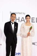 �u��30�񊘎R���ۉf��Ձv�I�[�v�j���O�Z�����j�[�ɓo�ꂵ���w�Z�������^�ׂ�T�C�Y�Ɂx����^�i�v���f���[�T�[�A�č�R�E 