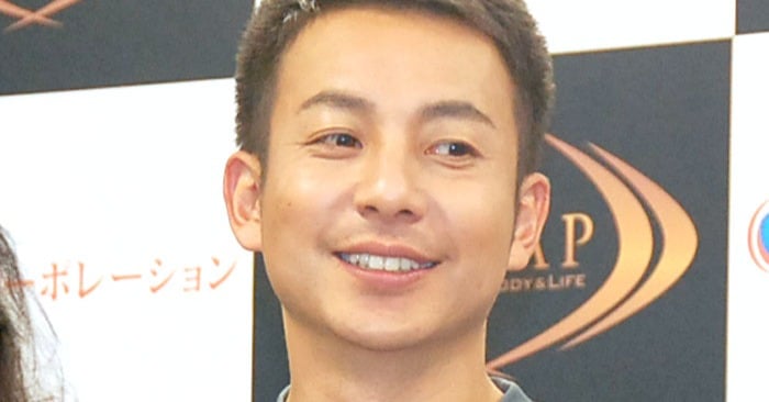 我が家・坪倉由幸、観葉植物を飾った自室ショット公開「おしゃれなショールームの様」「癒されますね」 コスパ意識し理想に近い“植物育成棚”を作成