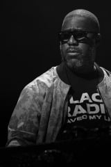 ���o�[�g�E�O���X�p�[ 