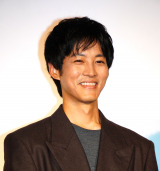 松坂桃李、ミニ四駆への熱意みなぎる子ども時代明かす コースも自作「分厚いコミック雑誌を何冊も積み重ねて」