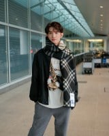 Snow ManN񂪃o[o[ 2026tăRNVZHc`ɓo(C) Courtesy of Burberry 