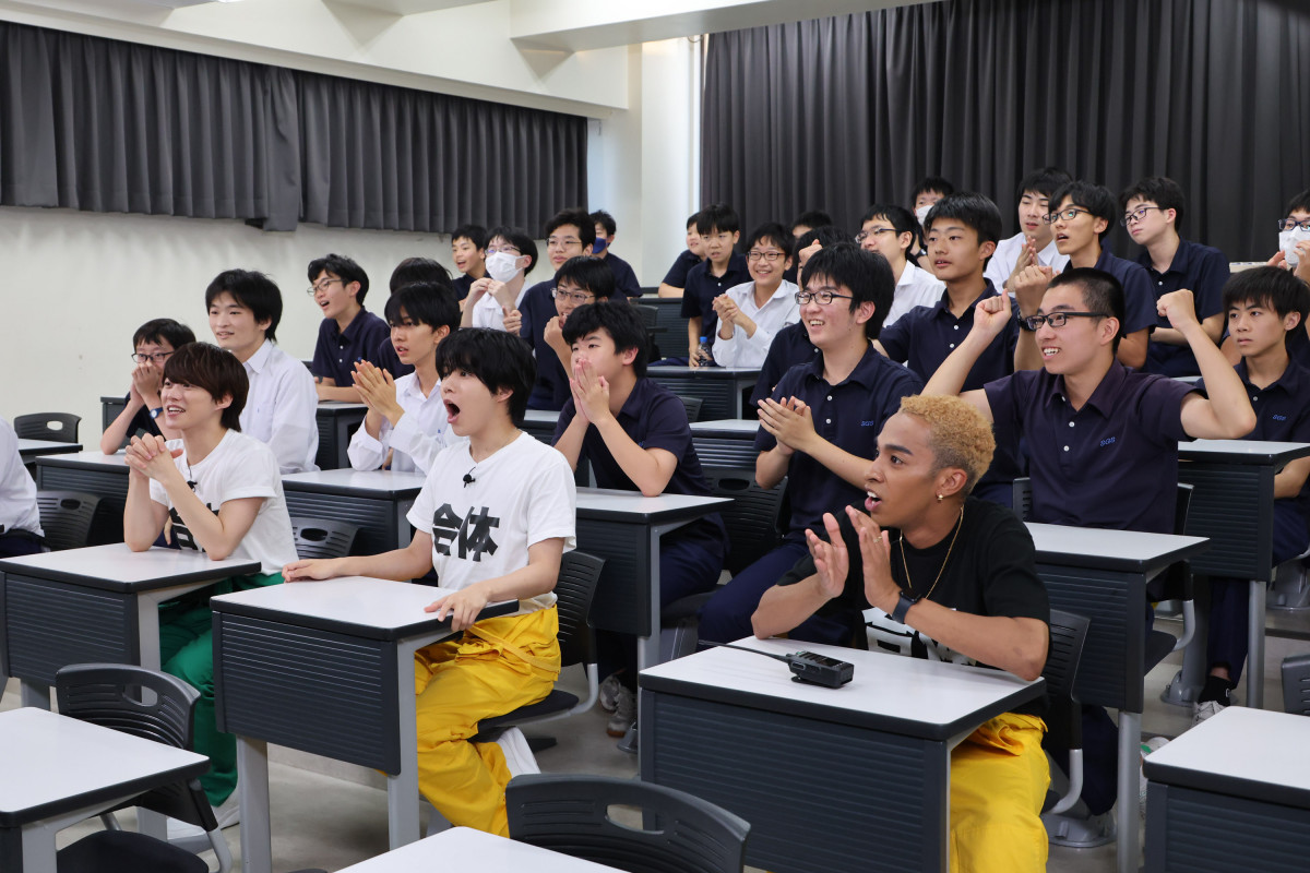 なにわ男子＆Aぇ! group6人が秀才集団と青春コラボ「すごく胸が