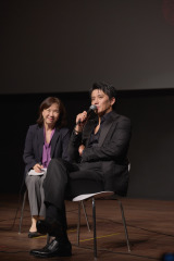 �u��30�񊘎R���ۉf��Ձv�ɎQ������Netflix�V���[�Y�w�����̗��l�����x���I�{ 