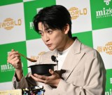 Mizkan�w��THE WORLD�x�VCM&POP UP�C�x���g���\��ɓo�d������������ (C)ORICON NewS inc. 