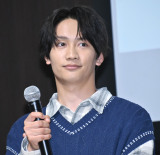 �Ȃɂ�j�q�E�������Y�́u�l���炵�Ō����炵�v �B�e����Ō���������e�� 