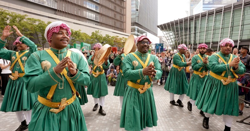 万博サウジアラビア、異例の大阪駅前に進出→4.6万人超 コーヒー6200杯