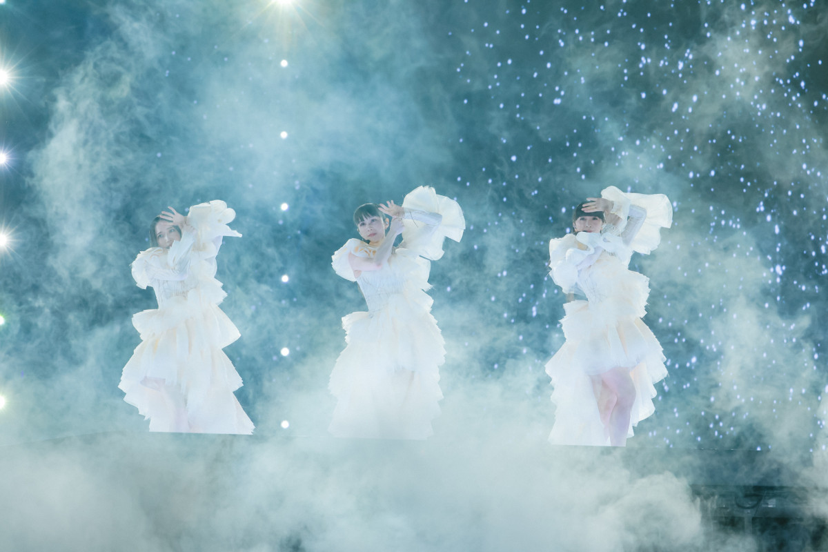 ライブレポート】過去も未来も3人で──Perfume、“コールドスリープ”前