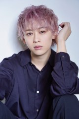 �wRakuten GirlsAward 2025 A/W�x�ɏo�����钴���}�E�u���G�� 