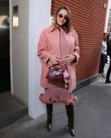 �w2026�N�t�� �E�B�����Y�E�����Y�R���N�V�����xDaniella Rahme 