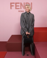 �w2026�N�t�� �E�B�����Y�E�����Y�R���N�V�����xNaomi Watts 