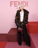 �w2026�N�t�� �E�B�����Y�E�����Y�R���N�V�����xSandara Park 