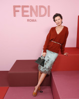 �w2026�N�t�� �E�B�����Y�E�����Y�R���N�V�����xBianca Balti 