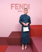 �w2026�N�t�� �E�B�����Y�E�����Y�R���N�V�����xEyka Farhana 