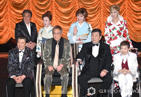 �w�ߘa�E�̂̍ՓT2025 �`�쎍�Ɛ���N�Y���a100�N�L�O�`�x�����O�͂ݎ�ނɏo�Ȃ����i��񍶂���j���H��Y�A�匎�݂₱�A���эK�q�A����l�q�i�O�񍶂���j�����_���N�A�k���O�Y�A���ш��A���O�����q �iC�jORICON NewS inc. 