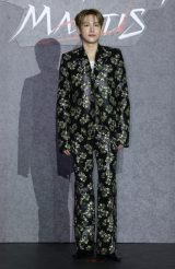 �C���E�V�����A�����p�Łg�J�}�L���|�[�X�h �w�C�J�Q�[���x�p�N�E�M�������Ƃ̃V���b�g�Ɂu�K�[�h�ƃv���C���[������ł�Ȃ��!�v 