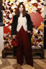 FENDIwpbcH tFfB ~mvxI[vjOCxgɓoꂵVicky Luengo 