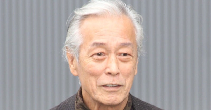 岩城滉一、妻・結城アンナと“パジャマコーデ”で2ショット 70代夫婦の仲むつまじい写真に反響「寄り添うお2人羨ましい」「尊い」「愛だなぁ」