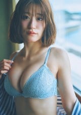 元NMB48上西怜、ランジェリー姿で圧巻のプロポーション 美ワキ＆豊満