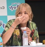 �t�W�b�R�w���b�`���x�̐V���i���\��ɏo�Ȃ����R���q�q �iC�jORICON NewS inc. 