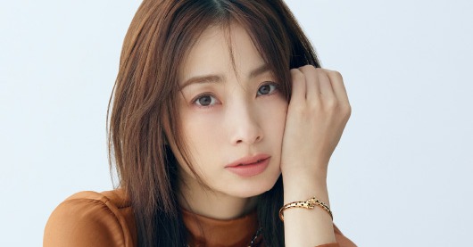 40歳・上戸彩、3児の母になっても変わらぬ美しさ 仕事と家庭の両立