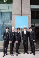 �āE���j�Z�t�{���ŋ��񎮂ɎQ������TOMORROW X TOGETHER (P)&(C) BIGHIT MUSIC 