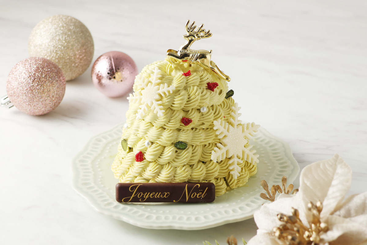 セバスチャン・ブイエ、苺やショコラがきらめく2025年クリスマスケーキ