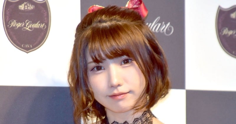 えなこ、水着姿の雑誌表紙バカ売れ! 8月発売の『スピリッツ』は「今年1番売れたそうです」