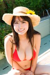 グラビア界の大本命”福井梨莉華、ド迫力のカレンダーブック 圧巻ボディ