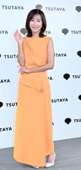 ���Ƃ��ꂢ���A�ʐ^�W�wAROUND�x�����L�O� (C)ORICON NewS inc. 