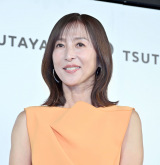 ���Ƃ��ꂢ���A�ʐ^�W�wAROUND�x�����L�O� (C)ORICON NewS inc. 