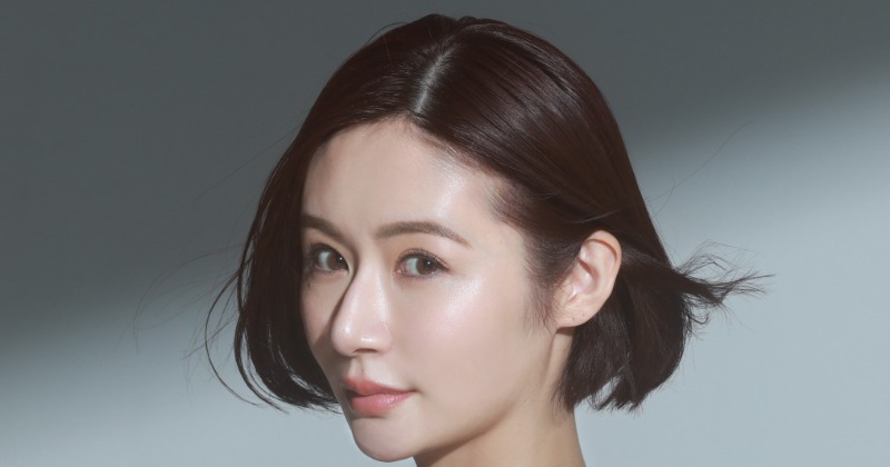 黒木啓司さんの妻・宮崎麗果、ブランドバッグがずらりと並ぶ