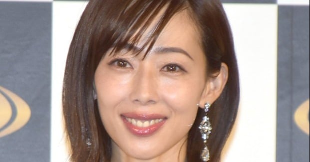 「ついに、長男くんが歩きました」井上和香、1歳長男が“初めての一歩” 喜びあふれる投稿に反響「大切な記念日になりました」