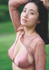 �ш��A�g11�΂ŃO���r�A�f�r���[�h����20�N�c31�΁A�F�����ӂ��g�I�g�i�̃O���r�A�h 