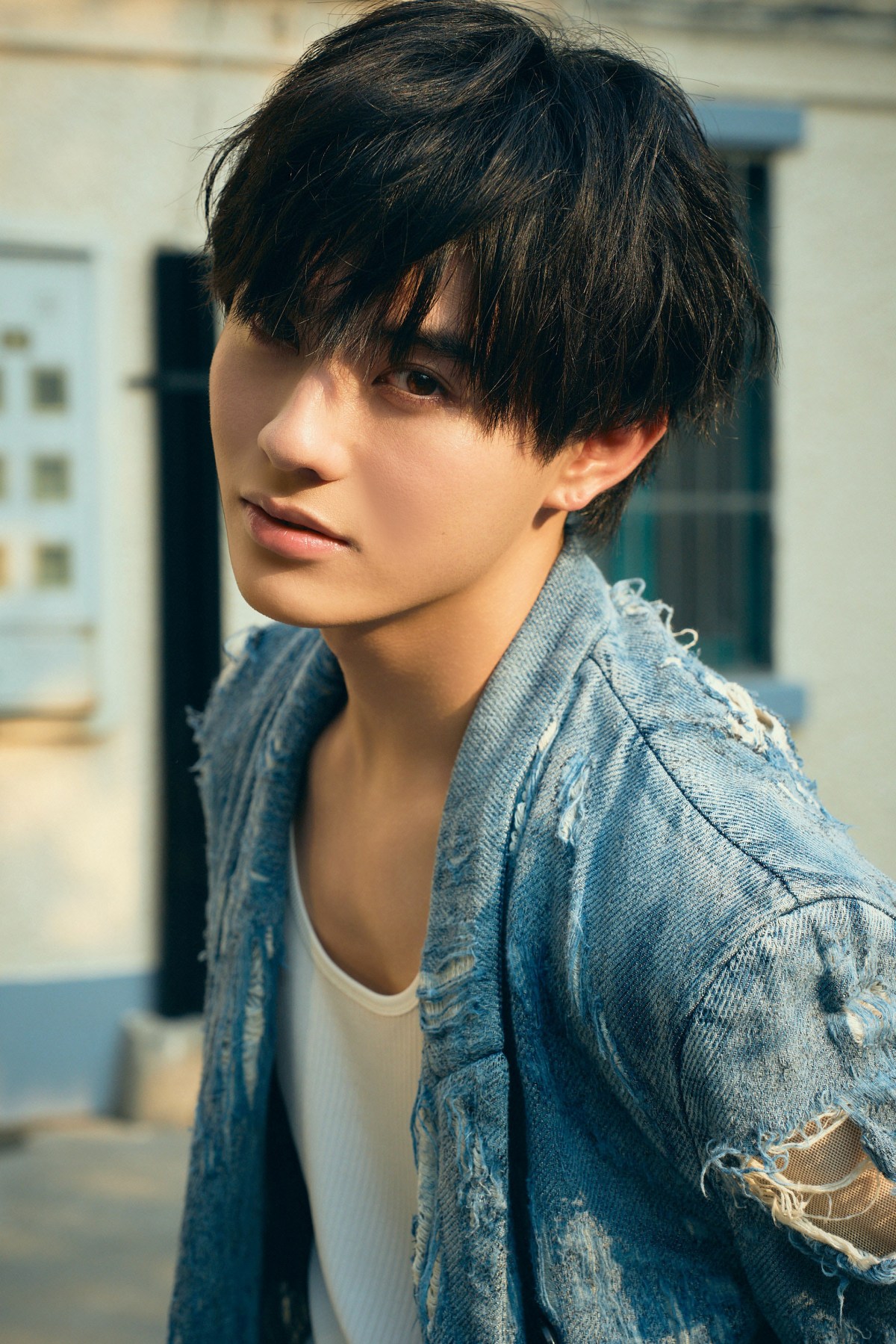 前田拳太郎、初カレンダー発売決定 上海＆宮古島で“俳優としての今”を