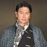 高橋克典、モダンな着物を着こなす 4代目『大岡越前』として違和感?「物足りないと思ったら刀」