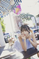 �ɐD��߂�1st�ʐ^�W�w��F-�߂���-�x(KADOKAWA) �B�e:�c���q�v 