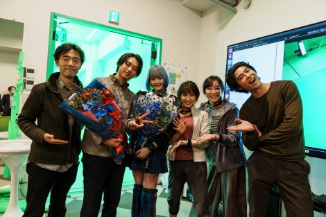 Netflix�V���[�Y�w���ۂ̍��̃A���X�x�V�[�Y��3�A�I�t�V���b�g�iC�j�����H�C�E���w�ف^ROBOT 