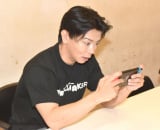 �w�X�[�p�[��c�Q�[ MAKER�x��މ�ɏo�Ȃ����}�a�J�����u���[�E��c�N���X�^���iC�jORICON NewS inc. 