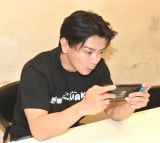 �w�X�[�p�[��c�Q�[ MAKER�x��މ�ɏo�Ȃ����}�a�J�����u���[�E��c�N���X�^���iC�jORICON NewS inc. 